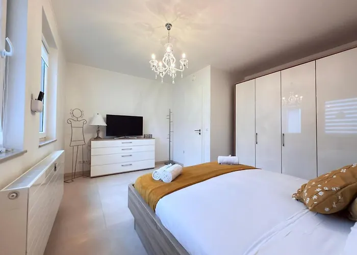 Spacious 2 Bedroom Flat With Balcony And Parking In Mamer foto